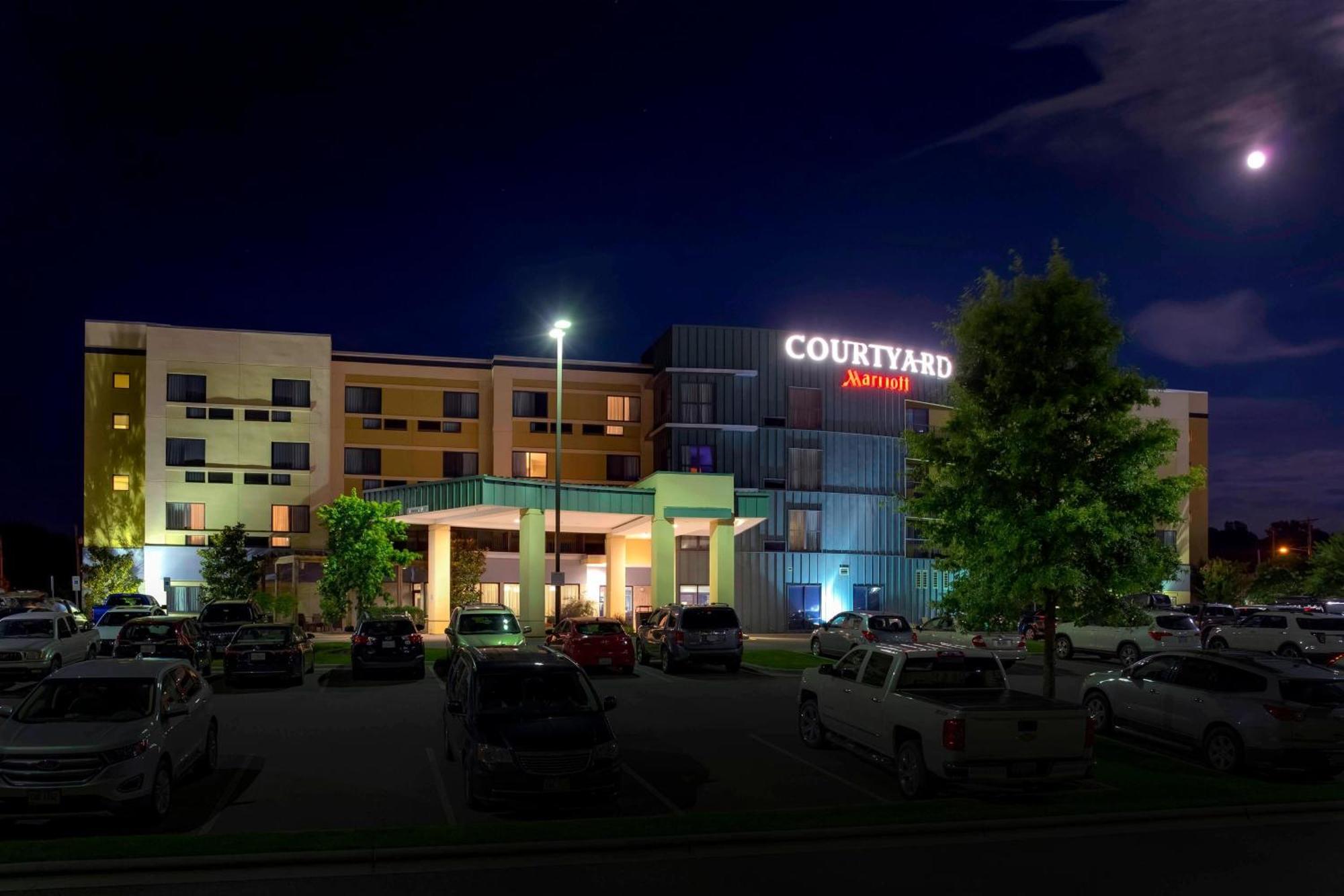 Courtyard Statesville Mooresville/Lake Norman Exterior photo